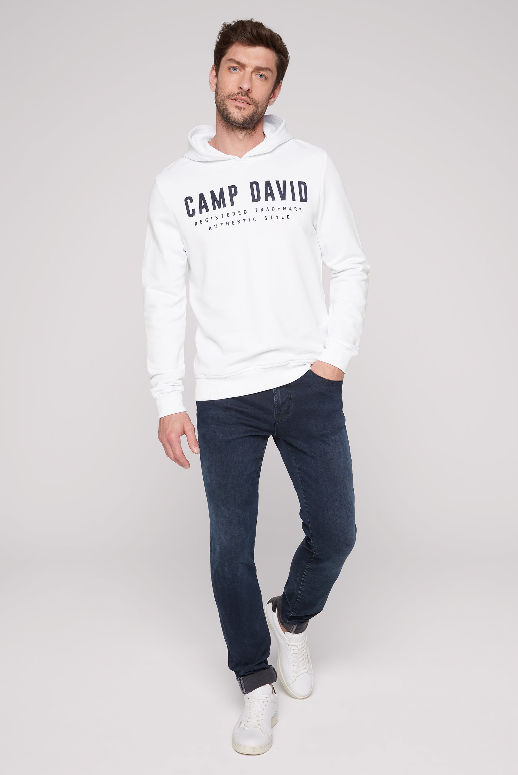Bluza z kapturem z kolekcji podstawowej z nadrukowanym logo