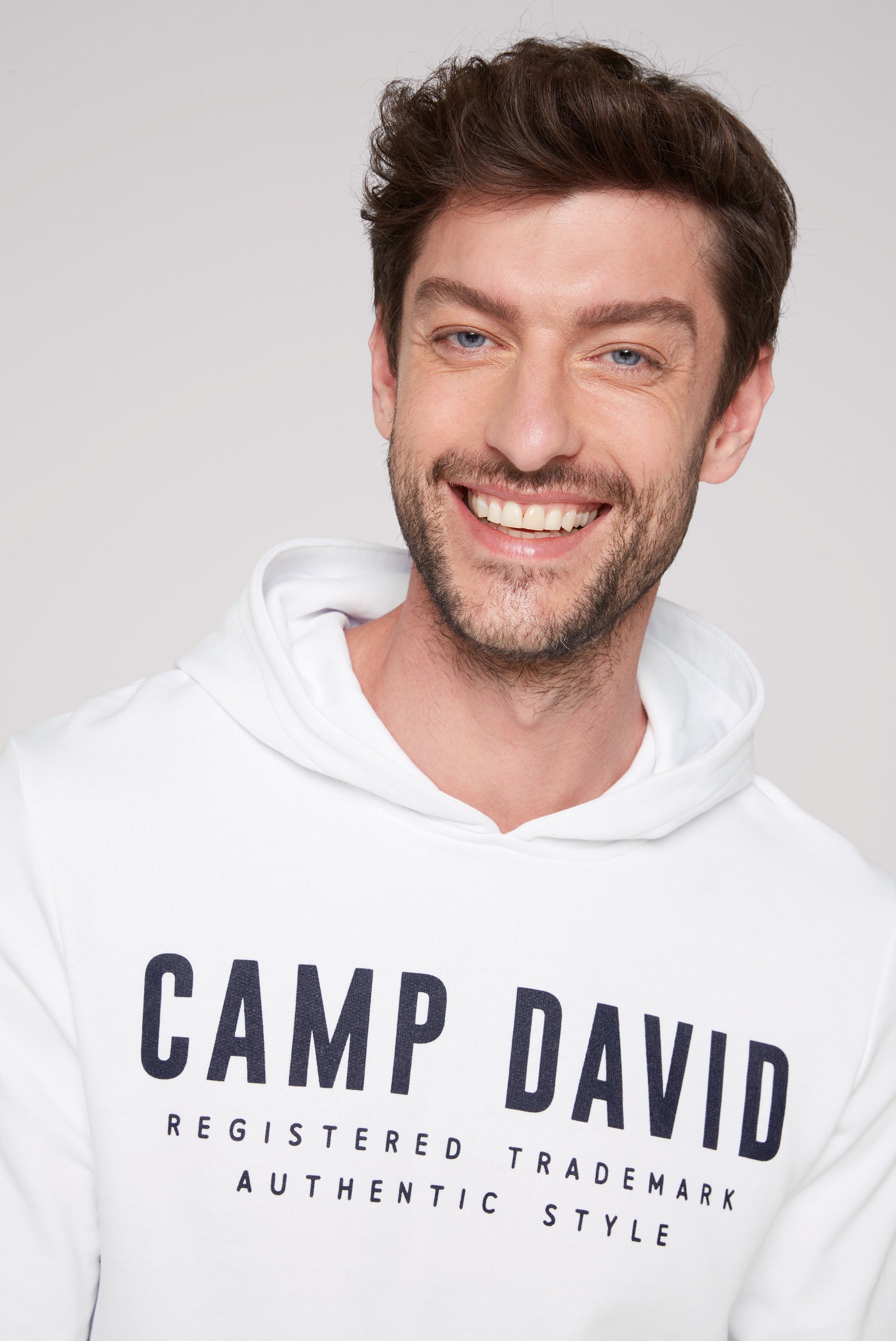 Bluza z kapturem z kolekcji podstawowej z nadrukowanym logo