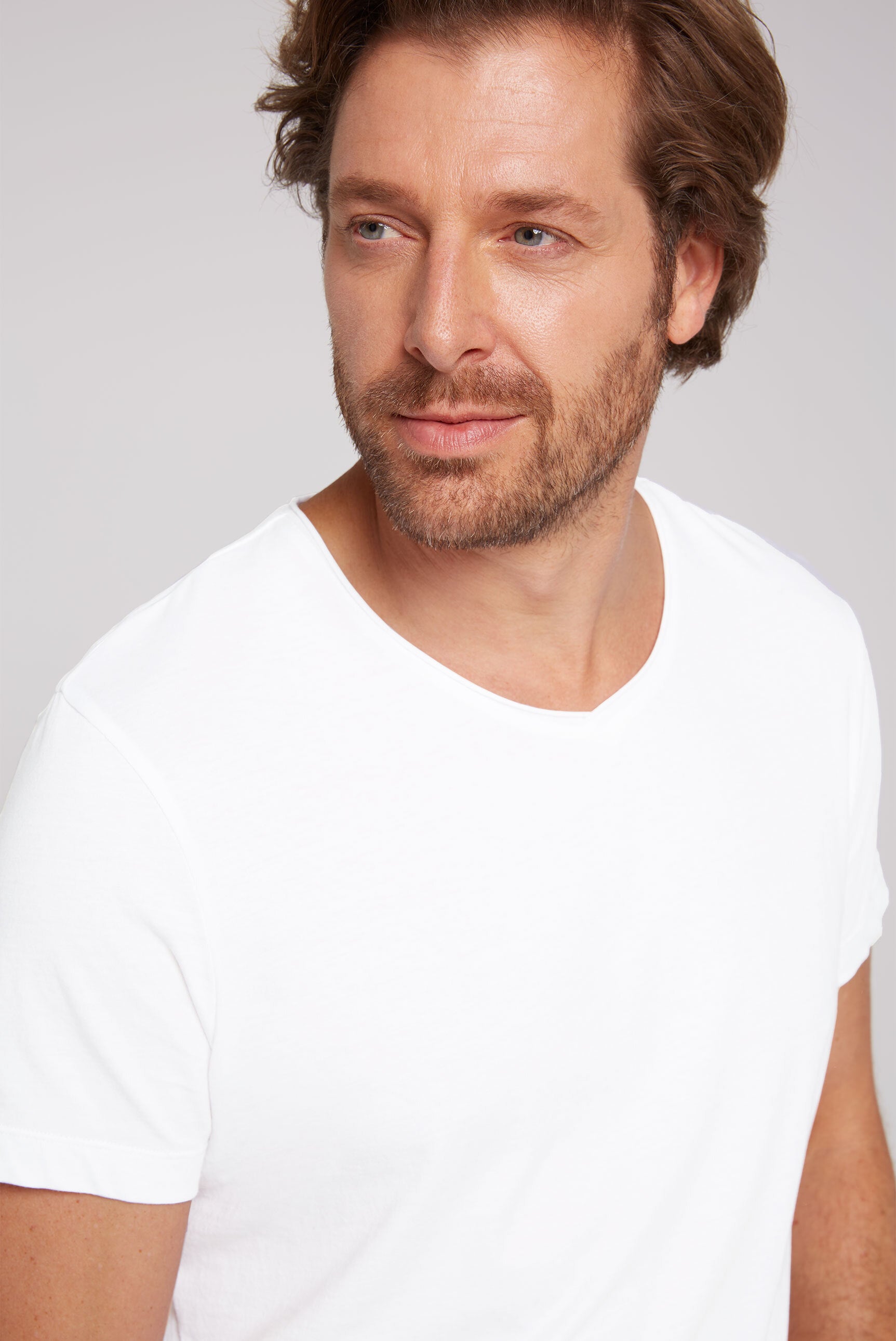 Dwupak - koszulka z kolekcji podstawowej z dekoltem w serek - 4